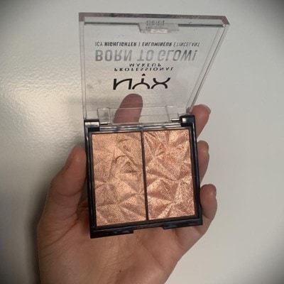 NYX Professional Makeup Born To Glow Icy Highlighter Duo 